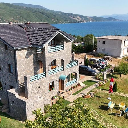 Helga'S Guesthouse Lini Dış mekan fotoğraf