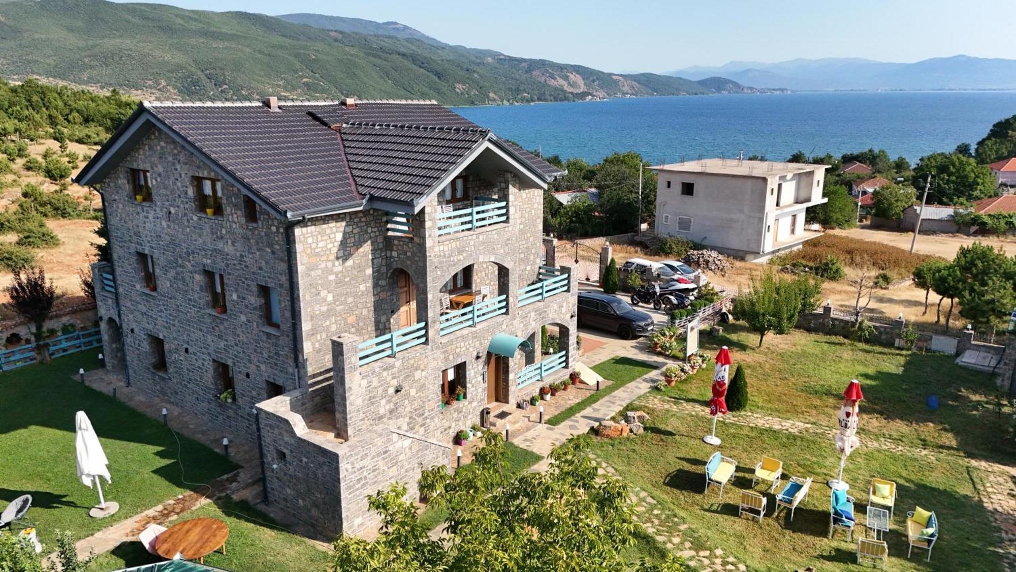 Helga'S Guesthouse Lini Dış mekan fotoğraf